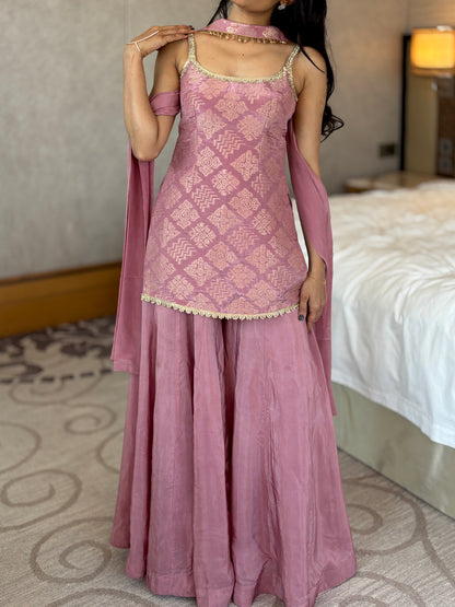 Ariyana kurta palazzo set