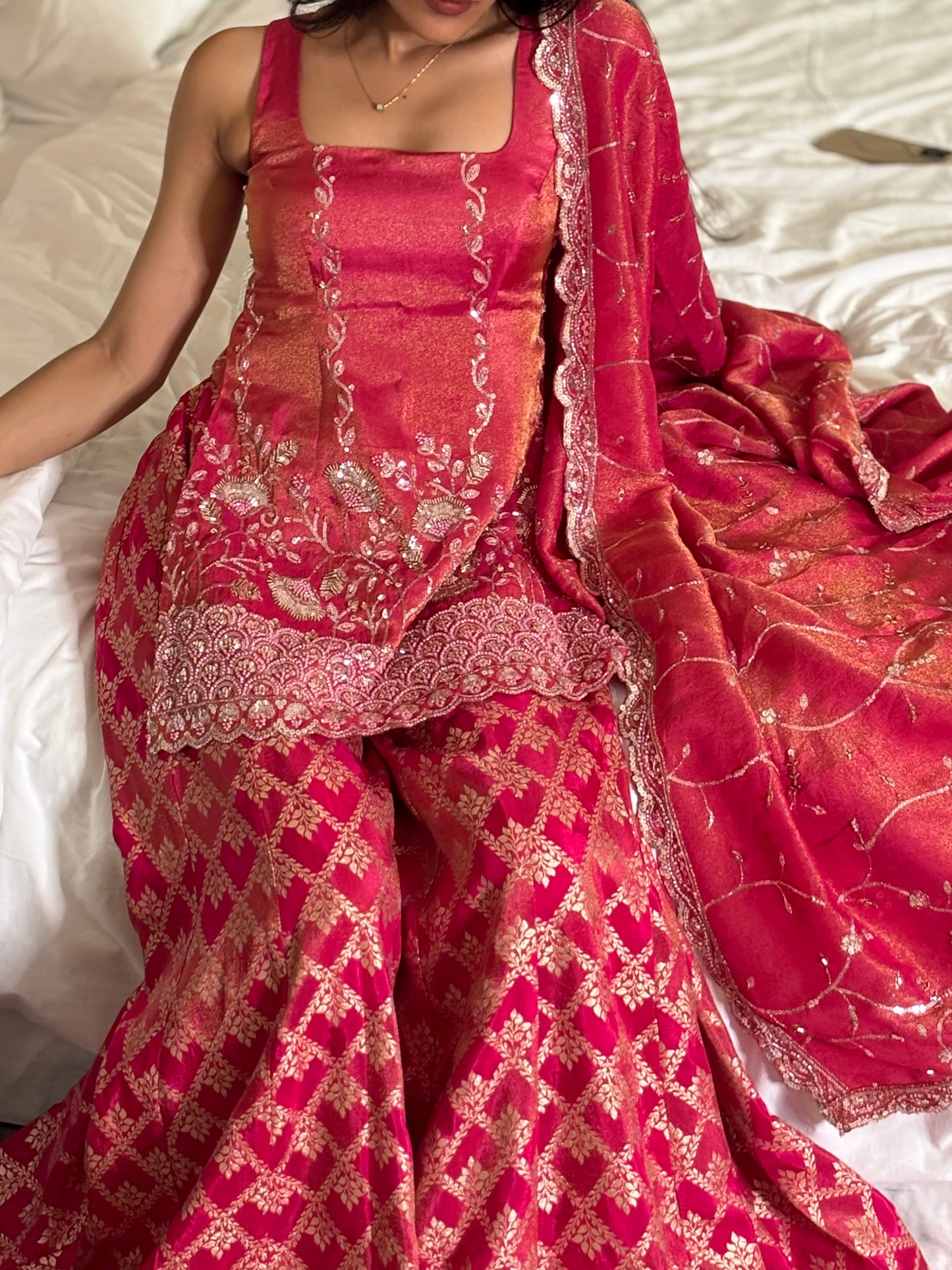 Saisha tissue suit set